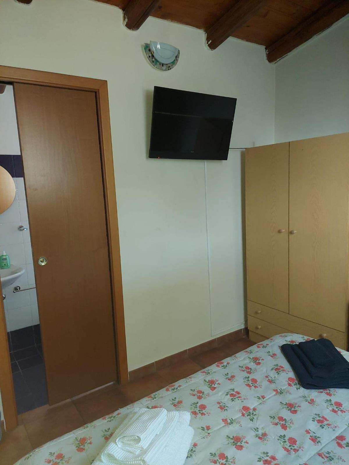 Bed and Breakfast Sweet Politeama Palermo Esterno foto