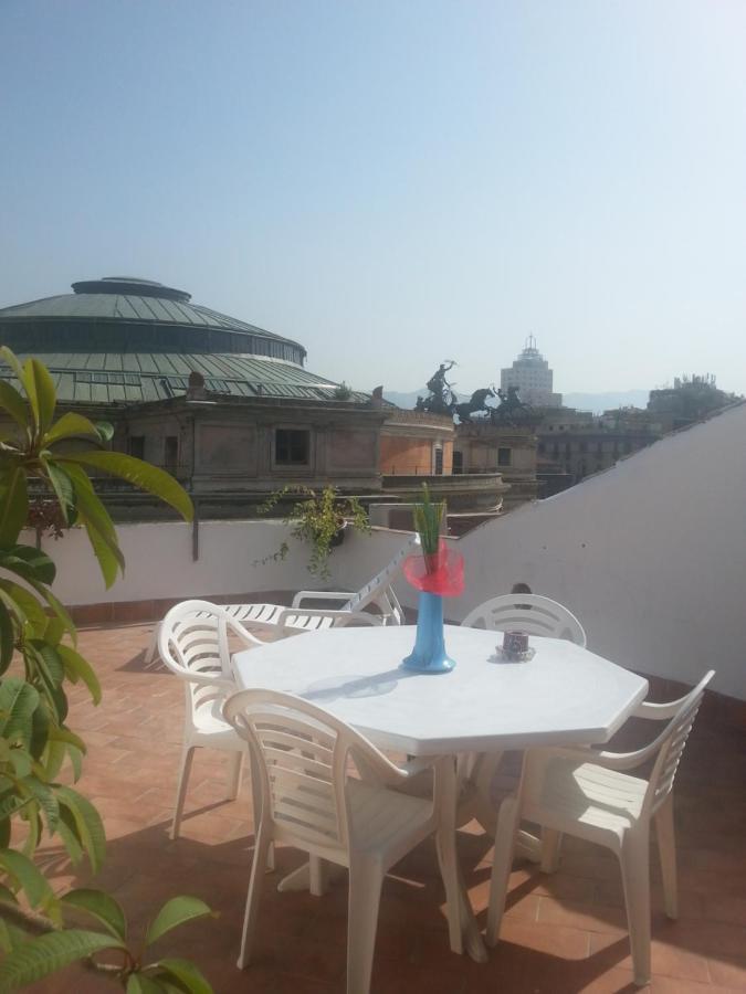 Bed and Breakfast Sweet Politeama Palermo Esterno foto